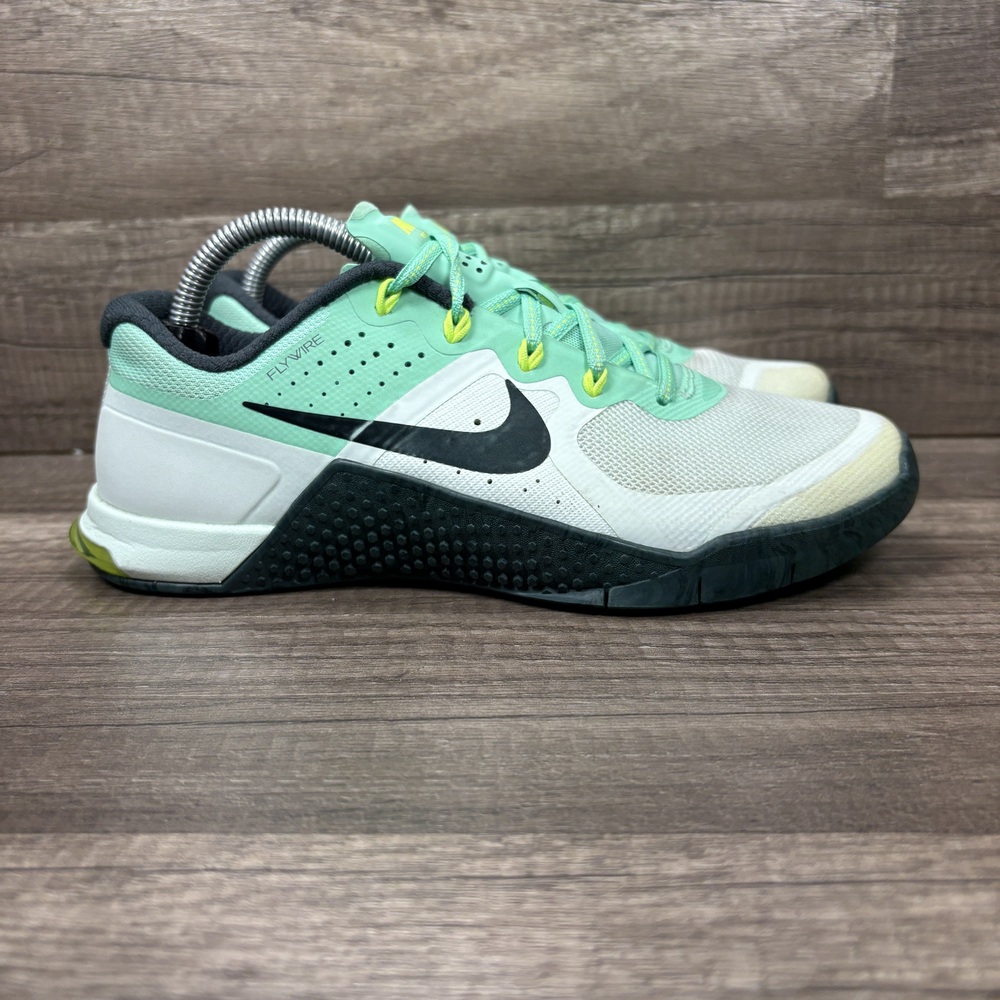 Nike Metcon 2 Green White Womens US Size 6.5 EUR 37.5 821913-300 Sneakers